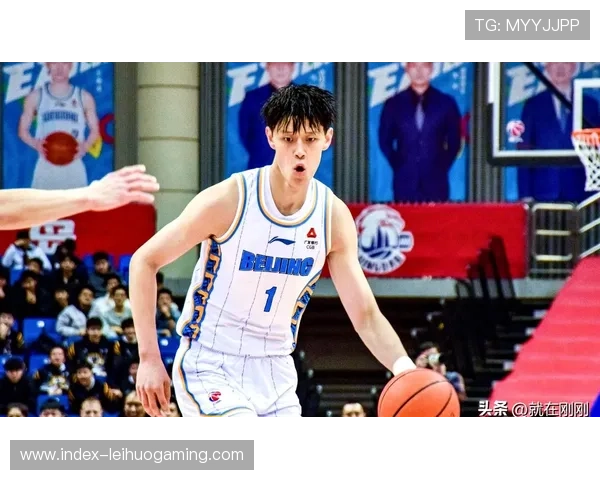 中国篮球运动员曾凡博签约NBA发展联盟，亚洲市场受关注